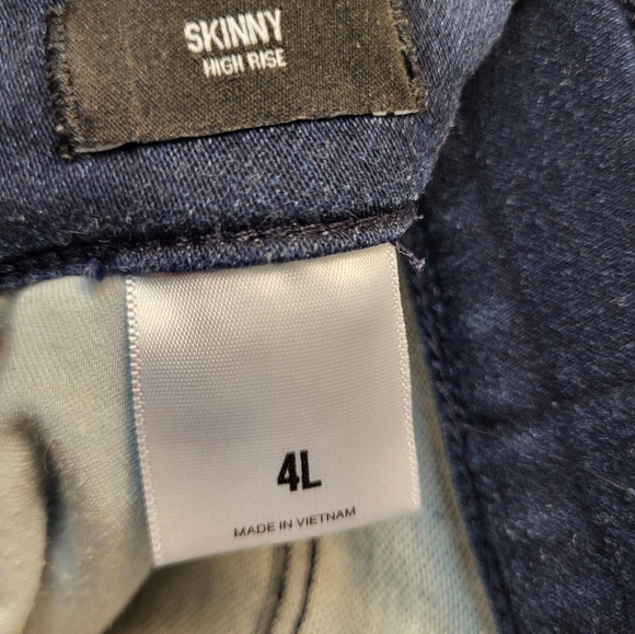 Express Women's Dark Blue Skinny Jeans with Sleek Fit - Size 4L - Picture 4 of 5